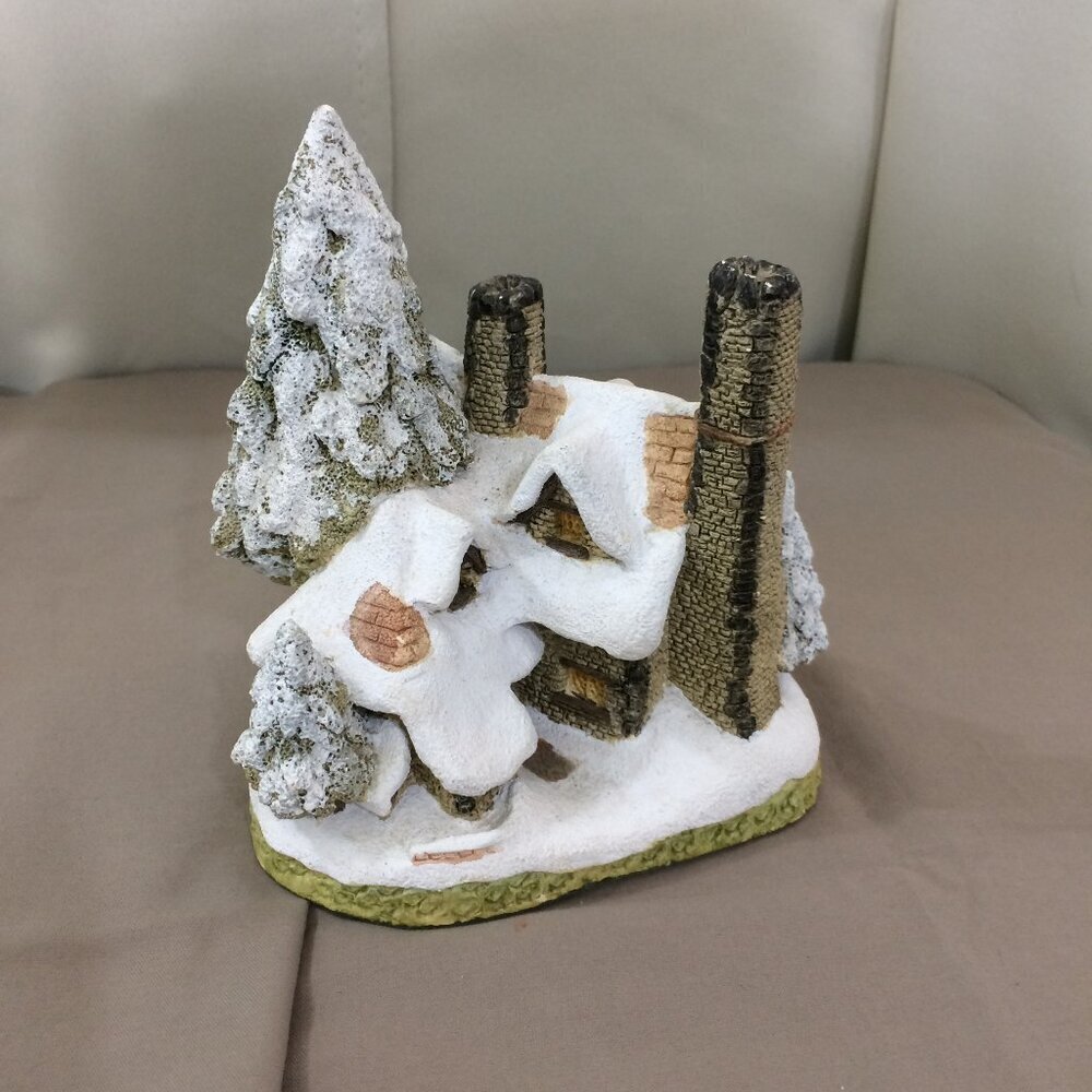 David Winter Snow Cottage Vintage Figurine House 1984 No Flaws